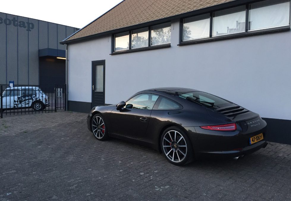 Instapschade Porsche 911